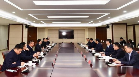 盐集团党委书记、董事长章朝阳与淮安市市长陈之常深入洽谈推进盐穴储油气库项目建设，共商“十四五”发展