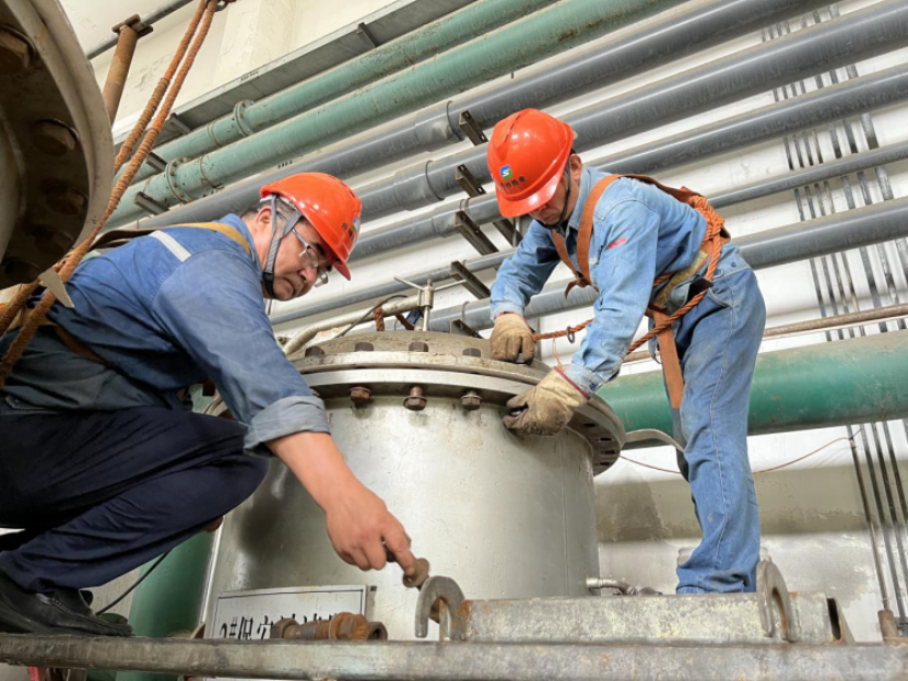 赏金国际集团：战高温斗酷暑，致敬坚守一线的最美赏金国际人！