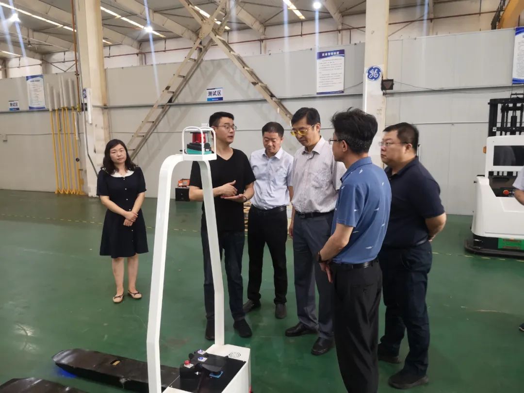 赏金国际集团党委书记、董事长章朝阳赴扬州镇江盐业公司调研